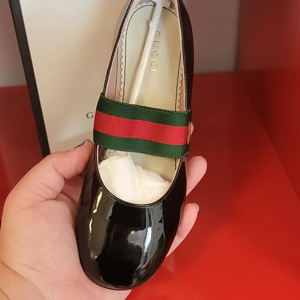 Gucci Shoes (Girls Size 30)